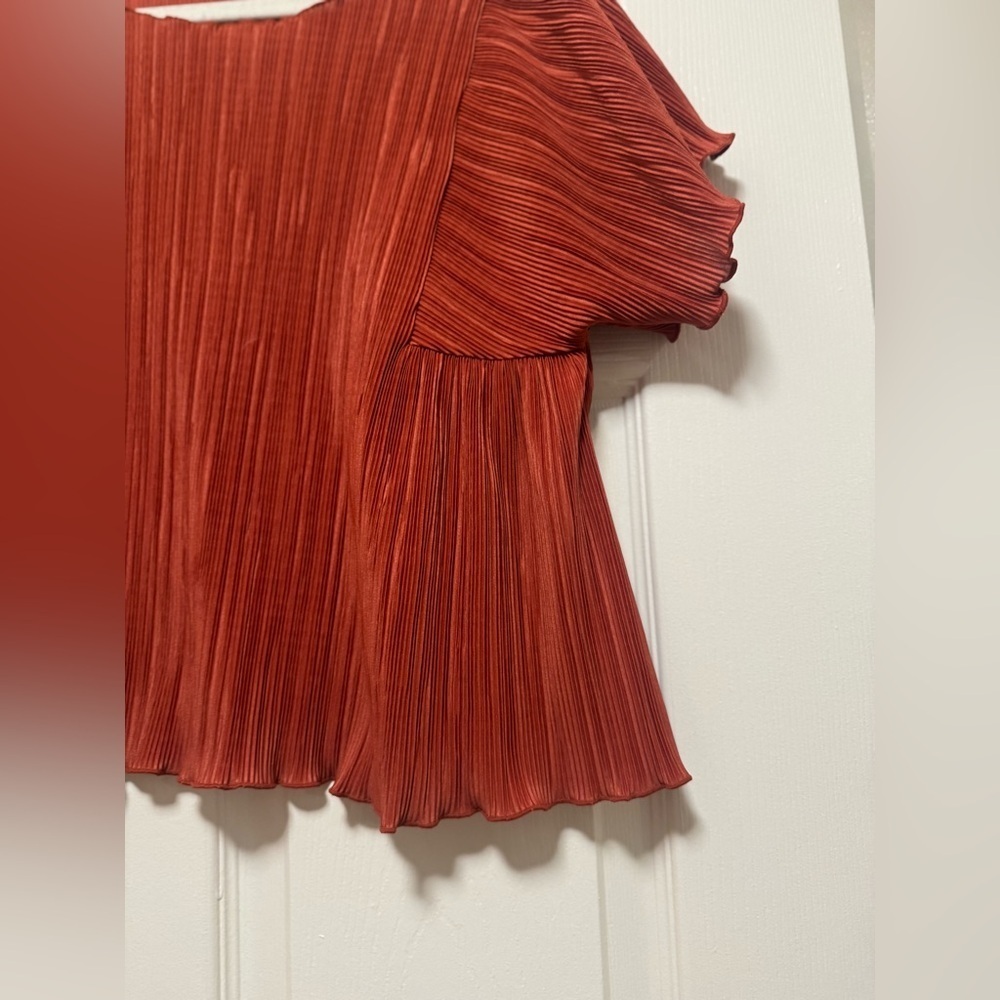 Madewell Texture & Thread Micro-Pleat Top - Picture 4 of 14